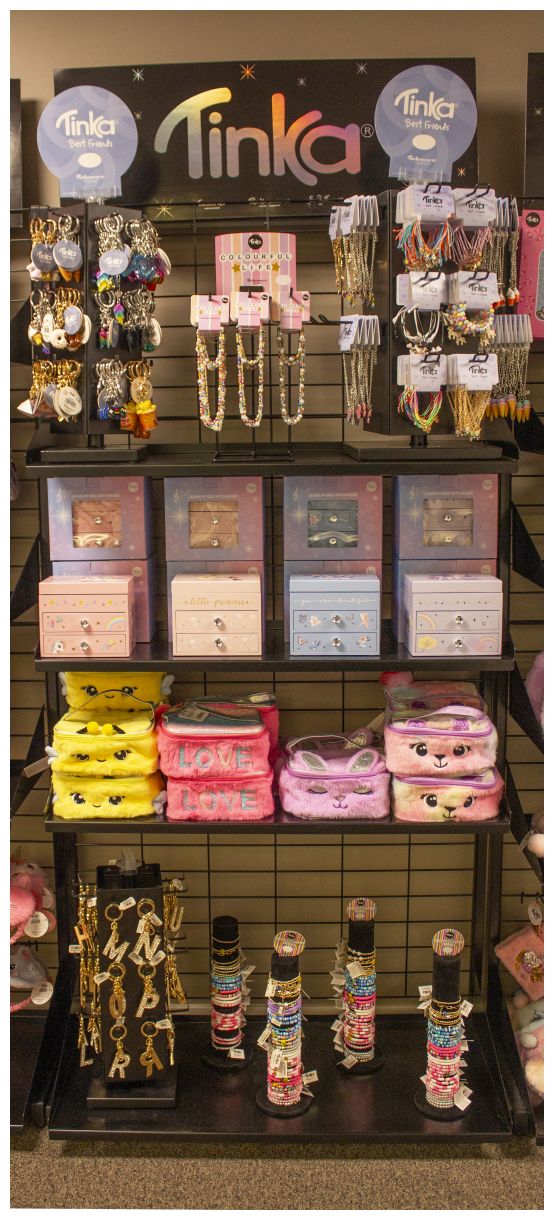 FAN SHOP MUSTA SEINÄ 88x175x45CM