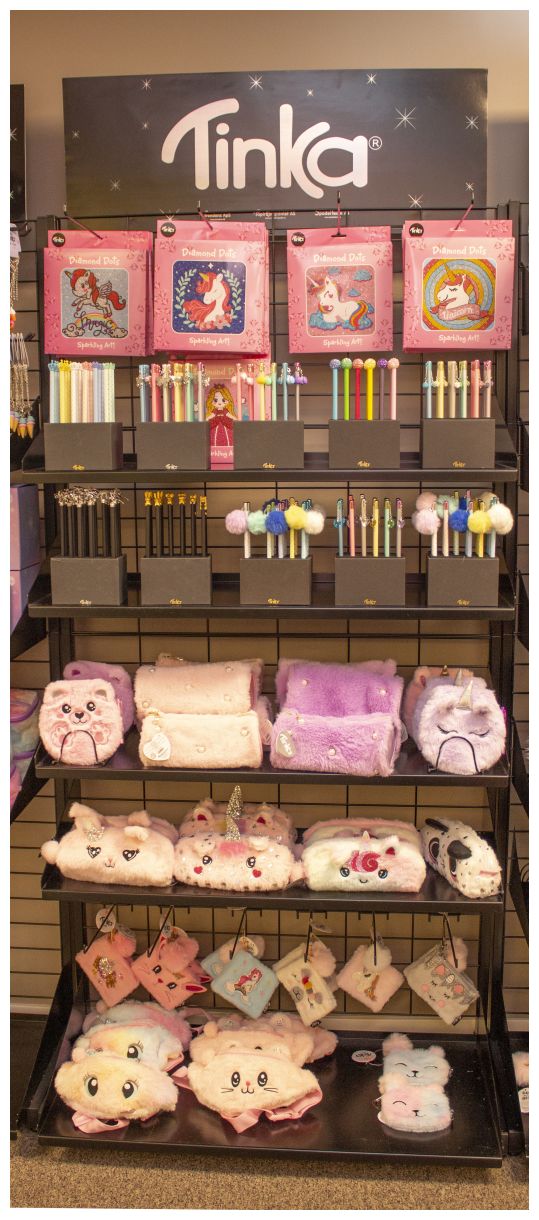 FAN SHOP MUSTA SEINÄ 88x175x45CM